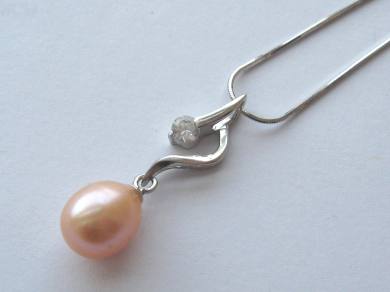 pink pearl and silver pendant from crimeajewel