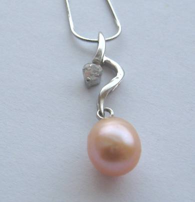 pink pearl  silver pendant from crimeajewel