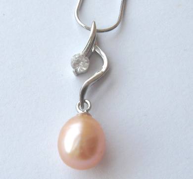 pink pearl  silver pendant from crimeajewel
